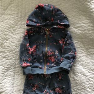 Floral jogging outfit for baby girl